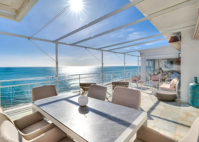 Heaven On Earth With Apartment *