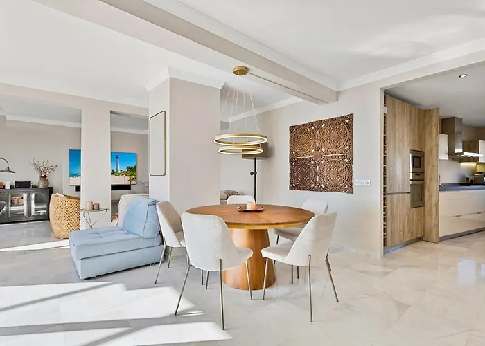 Heaven On Earth With Apartment *